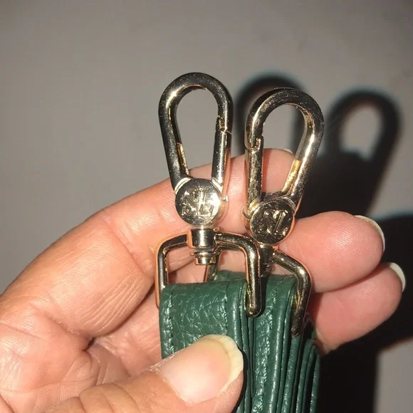 NWOT Women’s Crocodile-Embossed Handbag - Picture 13 of 16